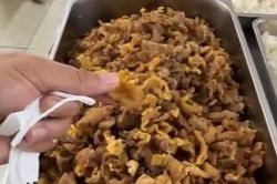 Vụ cơm bán trú 'toàn tóp mỡ': Trường nói do chế biến nên bị nhầm lẫn, định lượng suất ăn chưa bảo đảm