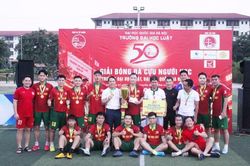 Từ giảng đường đến sân cỏ: Các thế hệ Trường Đại học Luật - ĐHQGHN hội ngộ tại Hòa Lạc