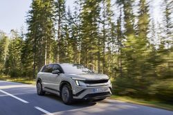 Skoda giao hơn 555.000 xe trong nửa đầu năm 2026