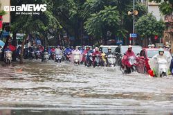 Trưa nay loạt xã, phường ở Hà Nội nguy cơ mưa rào và dông