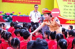 Lan tỏa văn hóa chấp hành pháp luật từ học đường
