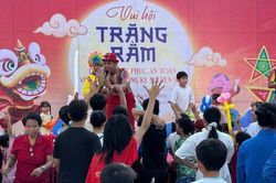 Thiếu nhi phường Tây Tựu náo nức vui hội trăng rằm