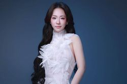 Lương Bích Hữu nhan sắc 'thời gian bỏ quên' ở tuổi U50
