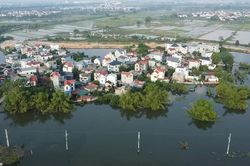 Hiện trạng hàng chục hộ dân thôn ven sông Tích ở Hà Nội ra sao sau 1 tuần ngập lũ?