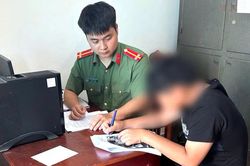 Thiếu niên 13 tuổi sử dụng tài khoản Tiktok chia sẻ clip khiêu dâm lên mạng