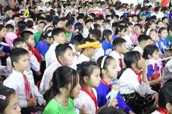 Đêm hội trăng rằm, thắp sáng ước mơ cho thiếu nhi vùng biên Yên Khương