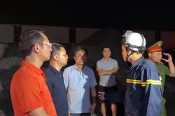 Không có thiệt hại về người trong vụ cháy cụm nhà kho ven Đại lộ Thăng Long