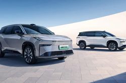 Đến lượt Toyota làm xe điện EREV