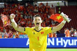 Lê Giang lên trang FIFA sẽ giúp thu hút Việt kiều về ĐTQG?