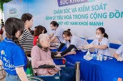 Long Châu và Abbott mở rộng chăm sóc sức khỏe tiêu hóa cho cộng đồng