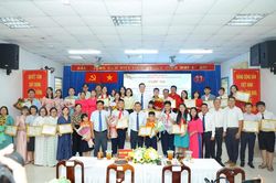 Tăng Nhơn Phú kể chuyện lịch sử, văn hóa bằng tiếng Anh