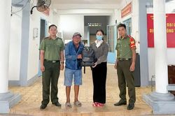 Vĩnh Long: Nhặt được tài sản lớn, bàn giao Công an Long Hồ trả lại người mất