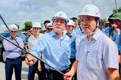Tập trung xử lý dứt điểm mặt bằng dự án đường ven biển