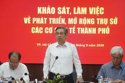 Phó Bí thư Thành ủy TPHCM Nguyễn Phước Lộc: Khẩn trương sắp xếp cơ sở y tế, không để gián đoạn hoạt động khám chữa bệnh