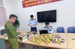 Siết chặt thuốc lá điện tử, trang bị 'lá chắn' cho học sinh