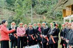 Trao kỹ năng nghề cho người dân vùng khó
