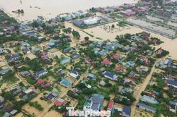 Hình ảnh hơn 8.400 hộ dân ngập trong lũ