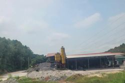 Hà Nội tháo dỡ hàng loạt nhà gỗ, nhà dạng container trên đất rừng