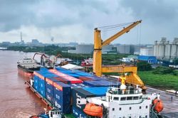 Chuyến tàu đầu tiên qua 'kênh đào thế kỷ' Trung Quốc về Cần Thơ
