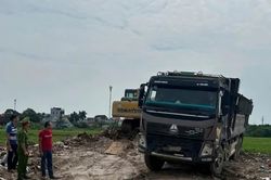 Hà Nội: Khởi tố giám đốc công ty vận tải đổ trộm hơn 4.500 tấn chất thải xây dựng