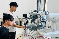 Đại phẫu đào tạo đại học - Bài cuối: Phải biết đau trước những câu hỏi cụ thể