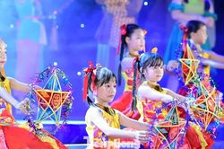 Thiếu nhi Thủ đô vui hội trăng rằm