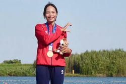 ASIAD 2026: Hình ảnh xúc động trên bục nhận huy chương của đội tuyển đua thuyền Việt Nam