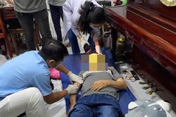 Những 'cạm bẫy' đánh gục sức khỏe người hơn 45 tuổi