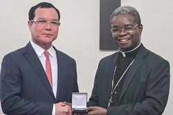 Bộ trưởng Dân tộc và Tôn giáo thăm, làm việc tại Bộ Truyền giáo của Tòa thánh Vatican