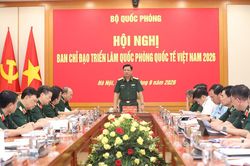 Mỹ sẽ trưng bày máy bay C-130J, pháo phản lực tại Triển lãm quốc phòng Việt Nam