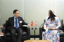 Bộ trưởng Ngoại giao Lê Hoài Trung tiếp xúc song phương với Bộ trưởng Ngoại giao nhiều nước