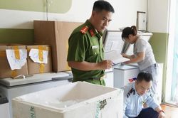 Hà Nội: Tạm giữ 240 kg nguyên liệu bánh Trung thu vi phạm