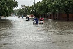 Mưa lớn gây nhiều thiệt hại, Đồng Nai tiếp tục cảnh báo ngập úng