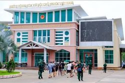 Tây Ninh tiếp nhận 23 công dân do Campuchia trao trả, phát hiện 1 đối tượng truy nã