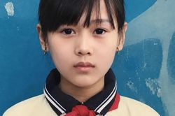 Phương Oanh khoe ảnh thời học sinh, 2 'bản sao' bên cạnh mới đáng chú ý