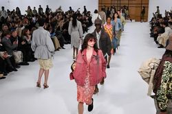 Burberry trên đà hồi phục sau ba năm khủng hoảng