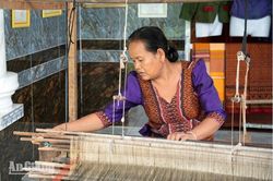 Độc đáo thổ cẩm Khmer Văn Giáo