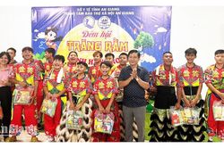 Trao 75 phần quà Trung thu cho trẻ em có hoàn cảnh khó khăn