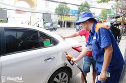 Xăng, dầu tiếp đà tăng giá