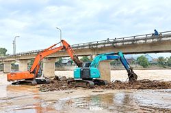 Khẩn trương tháo dỡ đập ngăn mặn cũ trên Sông Cái