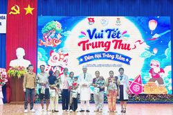 Bệnh viện Đa khoa Ninh Thuận tổ chức “Vui Tết Trung thu - Đêm hội trăng rằm” cho bệnh nhi
