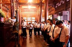 Công ty Điện lực Lào Cai dâng hương tưởng niệm Chủ tịch Hồ Chí Minh