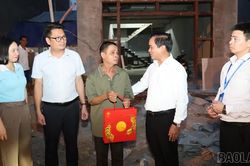 Phường Cam Đường thăm, động viên các hộ dân thực hiện giải phóng mặt bằng