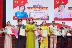 Văn Chấn: Trao giải Hội thi Bí thư chi bộ giỏi năm 2026
