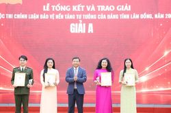 Lâm Đồng trao giải Cuộc thi chính luận về bảo vệ nền tảng tư tưởng của Đảng năm 2026