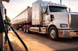 Thiếu hụt dầu diesel toàn cầu có thể còn tiếp diễn đến năm 2027 khi tồn kho cạn dần