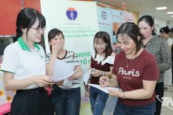 Chăm sóc sức khỏe sinh sản cho nữ công nhân