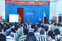 Chăm sóc sức khỏe thể chất và tinh thần cho nữ phạm nhân