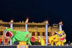 Điện Kiến Trung lung linh trong đêm rằm Trung thu