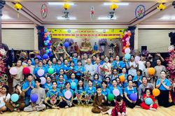 TP.HCM: Chùa Bồ Đề Đạo Tràng và Sùng Hưng trao quà trung thu đến các em thiếu nhi khó khăn